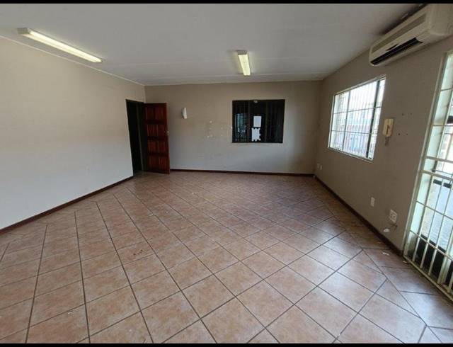 INDUSTRIAL PROPERTY TO RENT IN STORMILL